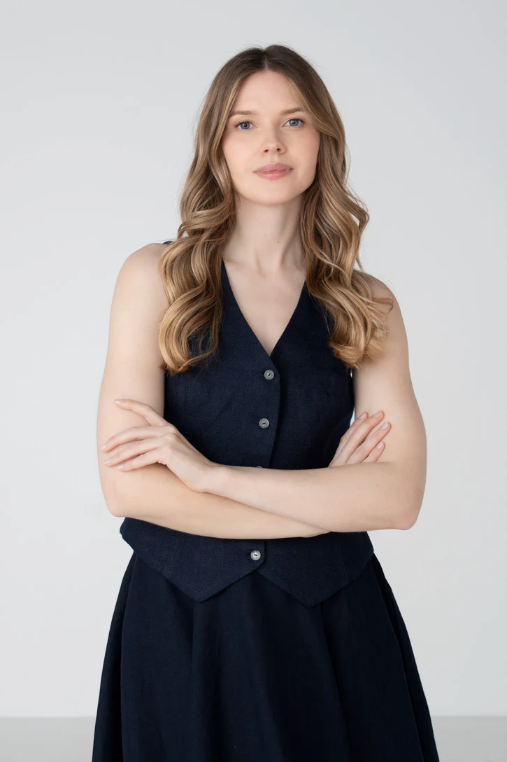 Jane – Fitted Linen V-Neck Vest - Image 5